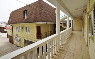 Виктория, гостиница -*