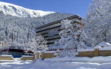 Домбай, гостиница -*