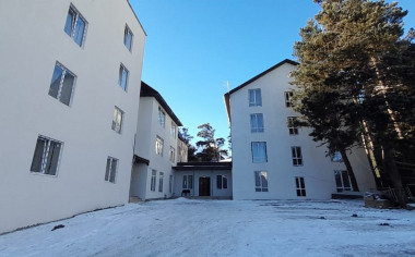 Эдуард, гостевой дом -*