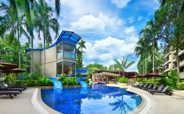 Отель HOLIDAY INN RESORT PHUKET SURIN BEACH 4*, о ...