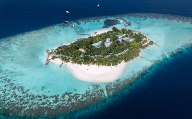 1. Eri Maldives (ex. Eriyadu Island Resort) 4*