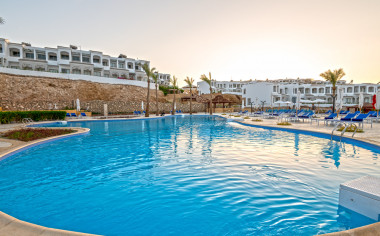 8. Invidia Coral Beach Tiran (ex. Coral Beach Resort Tiran) 5*