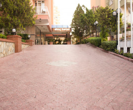 Lara Dinc Hotel