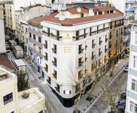 Aprilis Deluxe Hotel