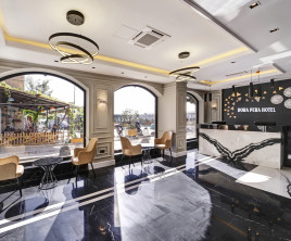 Dora Pera Hotel