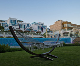 Bellazure Hotel