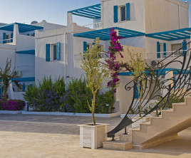 Bellazure Hotel