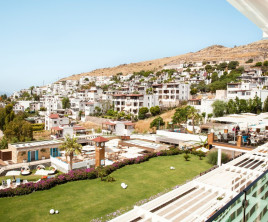 Bellazure Hotel