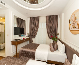 Darkmen Hotel
