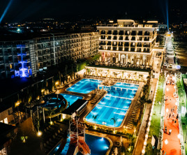 Serenity Queen Hotel