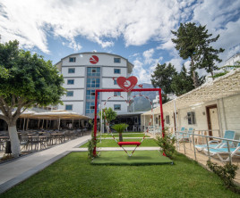 Armas Beach Hotel