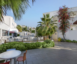Club Shark Hotel