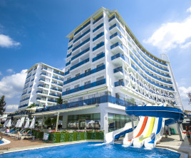 Azura Deluxe Resort & SPA