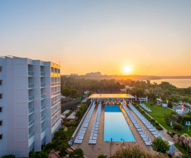 Sunis Hotel Su