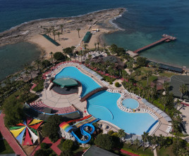 Oz Hotels Incekum Beach Resort