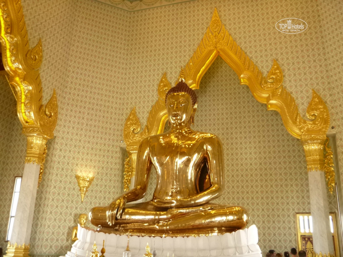Будд отель. Золотой Будда. Золотая Будда Шакьямуни. Будда золотой большой. Золотой Будда — Паксе, Лаос.